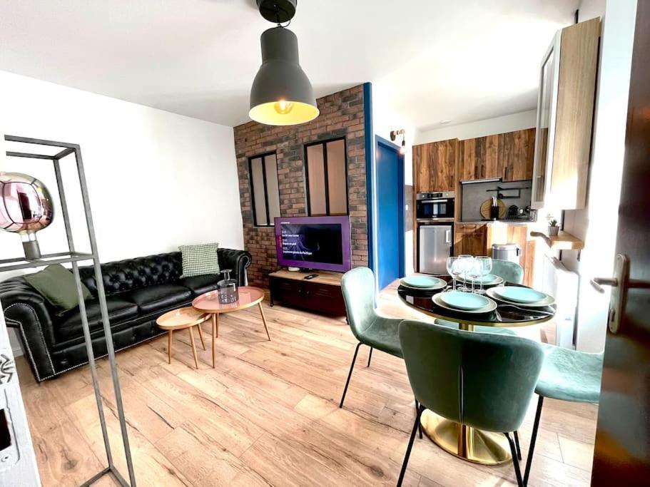 Le Charly - Magnifique Appartement Hypercentre Pau Exteriör bild